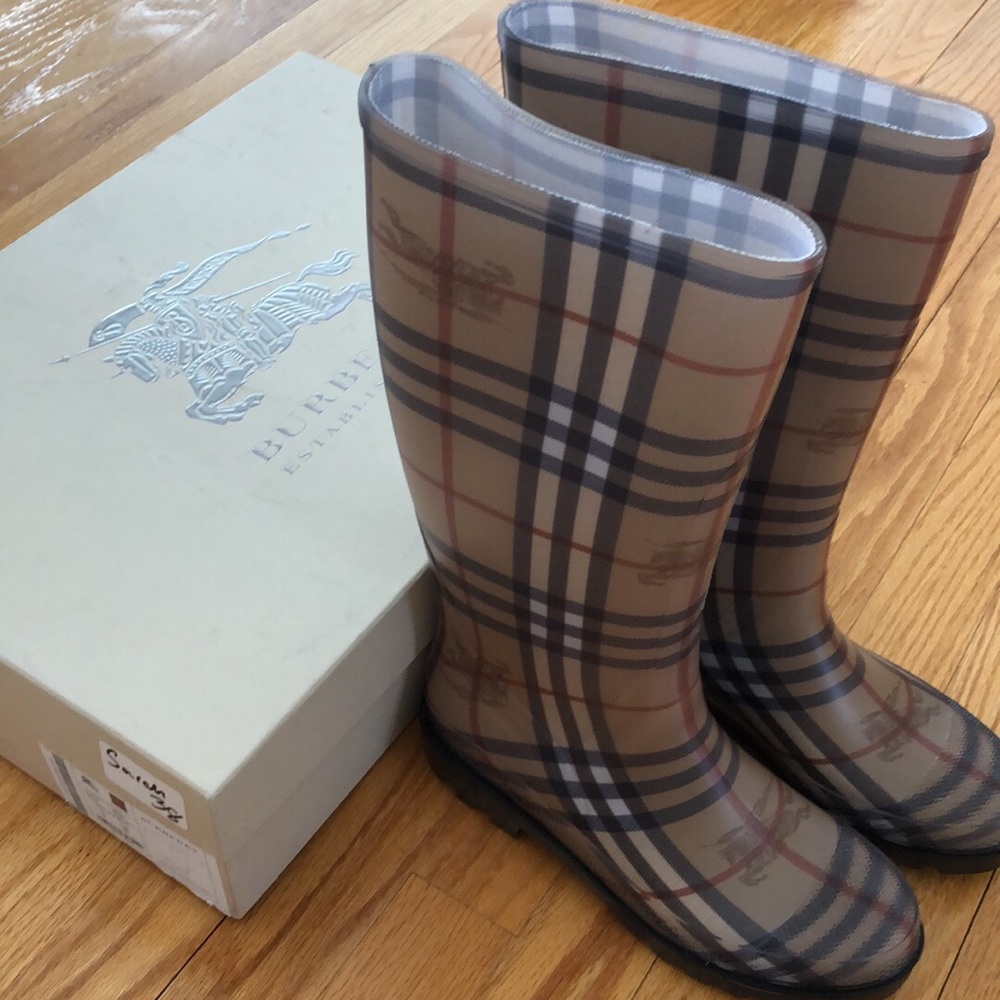 Burberry rain boots BRAND NEW size 38